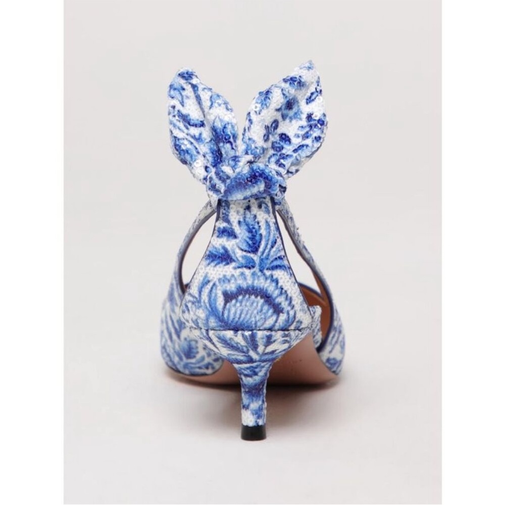 ISO Aquazzura Bow Tie Pump 50 Blue White Floral Kitten Heel Size US 8/EU 38-39 - Picture 4 of 4